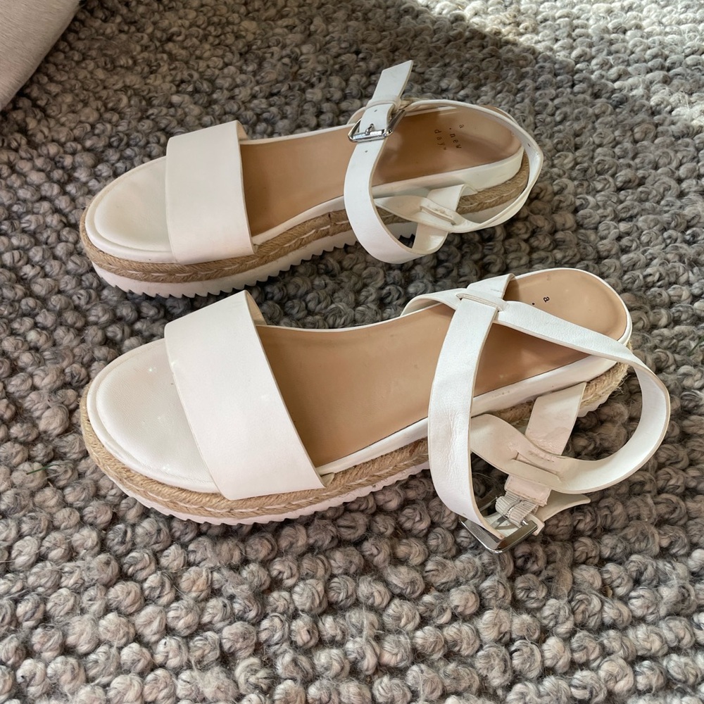 A New Day White Leather Strappy Sandals with Buckle Women size 9.5 - Picture 5 of 6